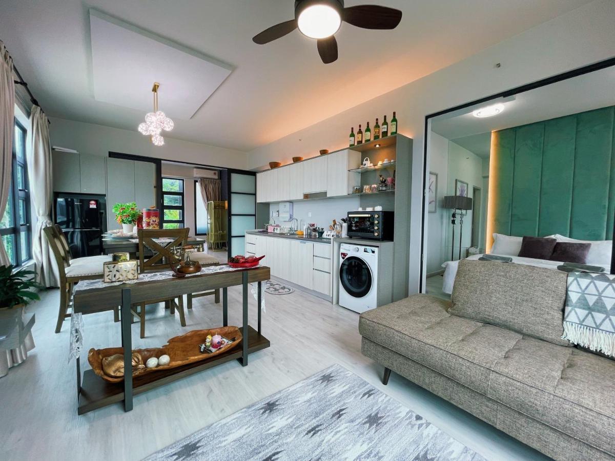 Seaside Lavender Suite Jesselton Quay Citypads Kota Kinabalu Esterno foto